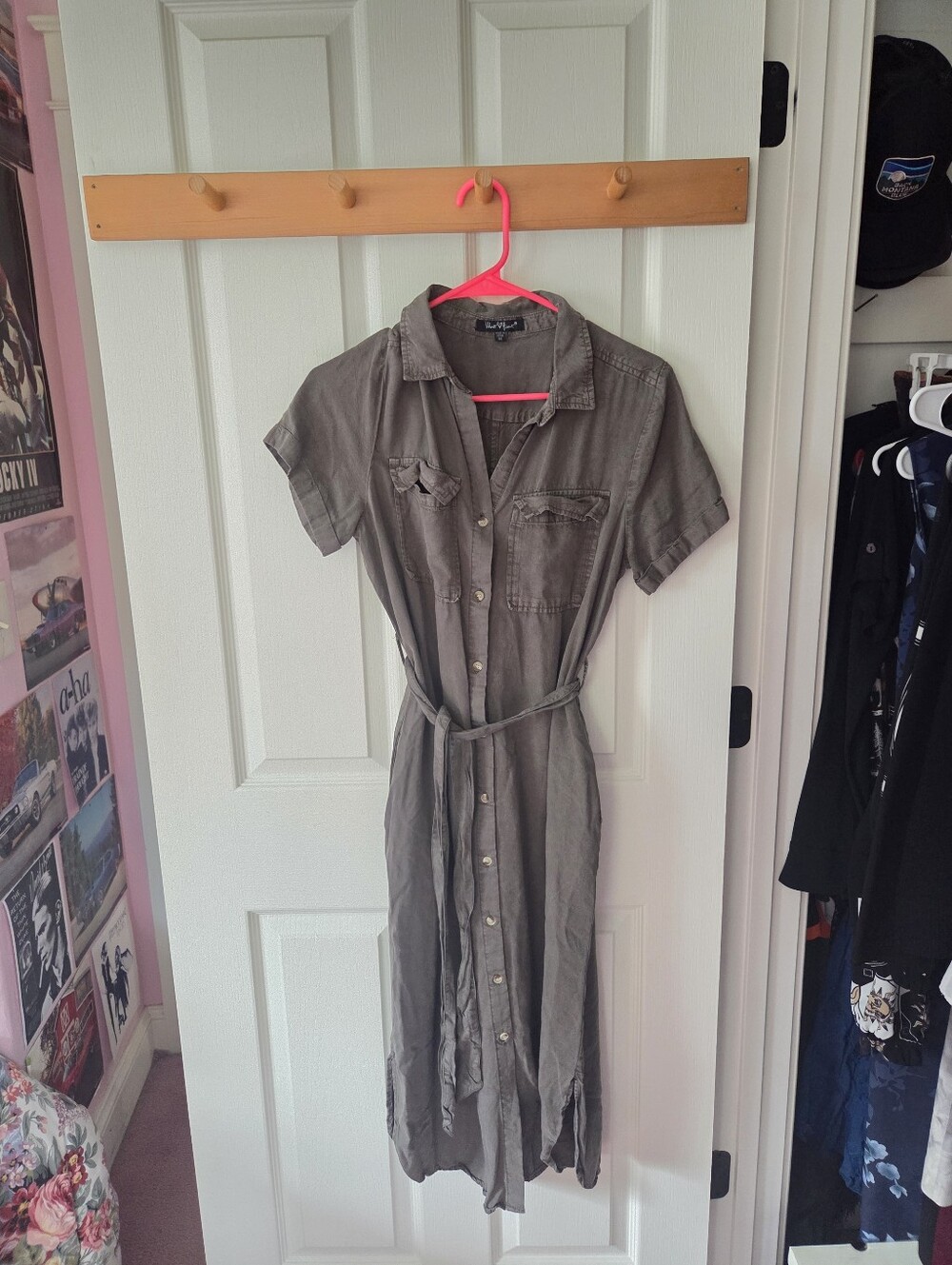 Velvet Heart Olive Button-Front Midi Shirt Dress With Pockets And Tie Belt